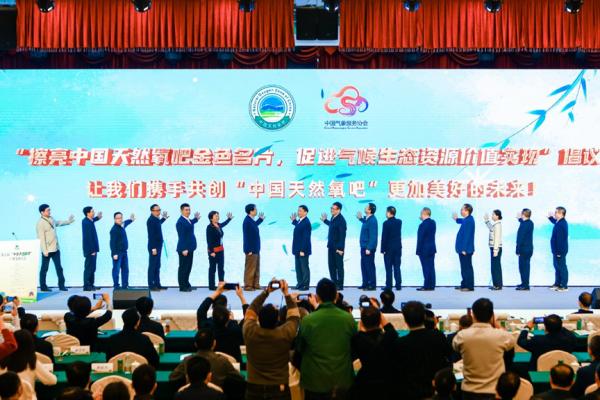 http://www.chdbook.cn/uploads/allimg/231108/2105362K8-4.jpg